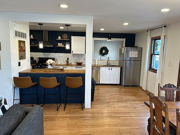 5th image of 2122 E Thornburgh Dr