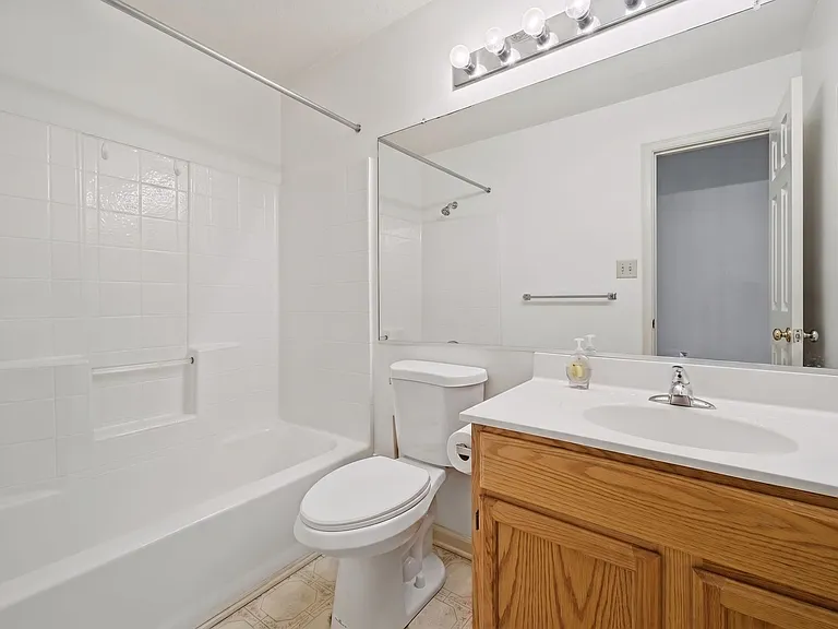 109 Larkspur Holw — Photo 24