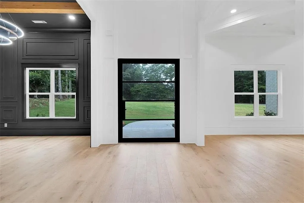 5 bed, 5.5 bath, 5110 sqft, $10,500 — Photo 3