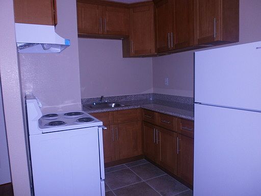 4th image of 8005 Macarthur Blvd APT 11