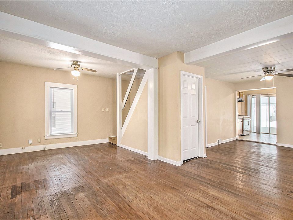 1st image of 221 W 8th St