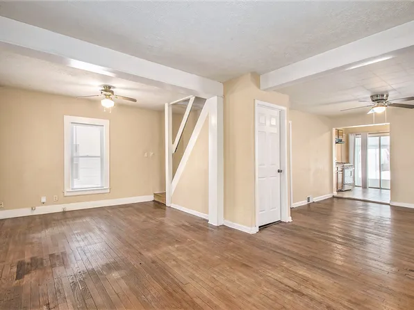 221 W 8th St, Mishawaka, IN 46544