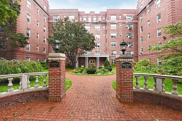 Sold by Lovett Realty, Inc. | media 37