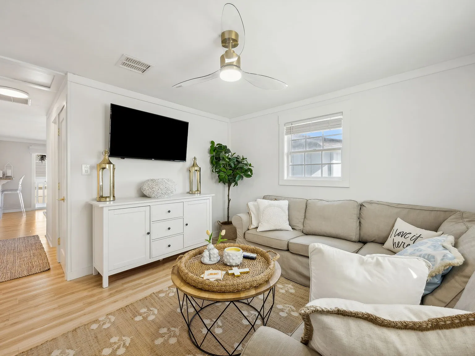 3 bed, 1224 sqft, $3,500 — Photo 1