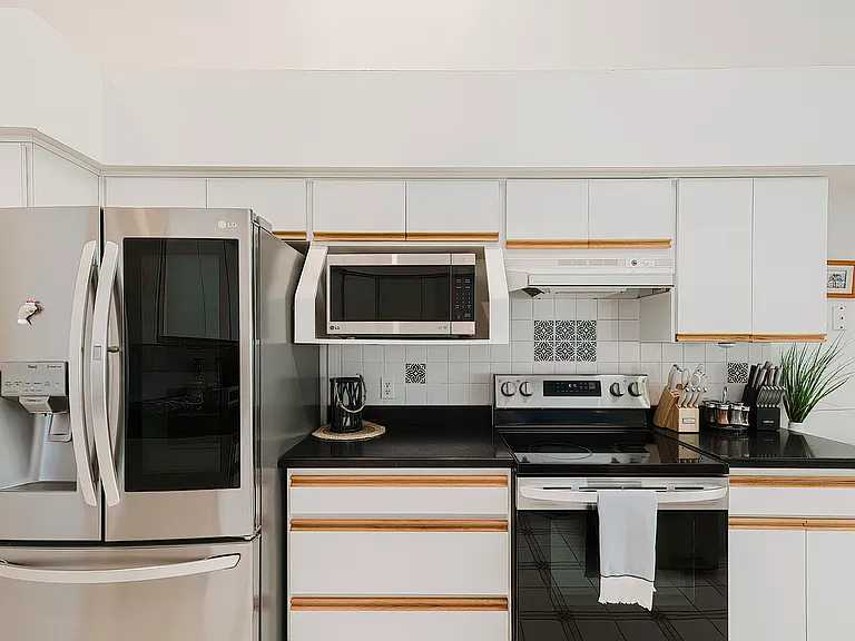 240 N Country Club Dr — Photo 19