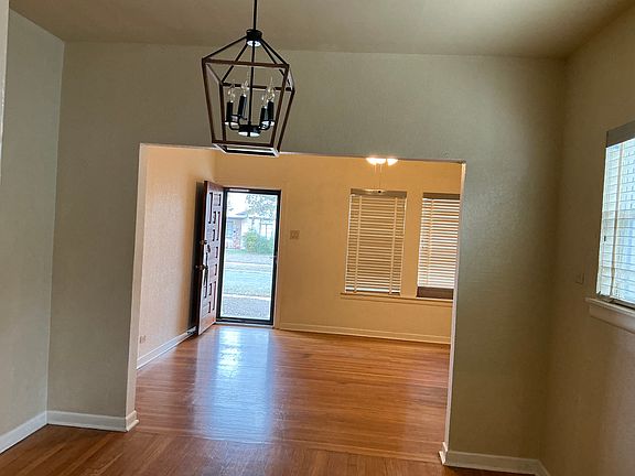 3rd image of 1211 Avant Ave