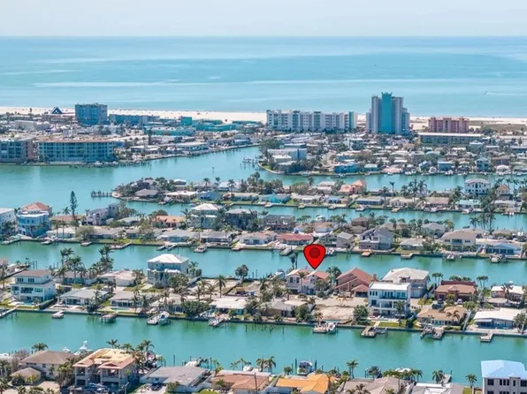11320 6th St E, Treasure Island, FL 33706