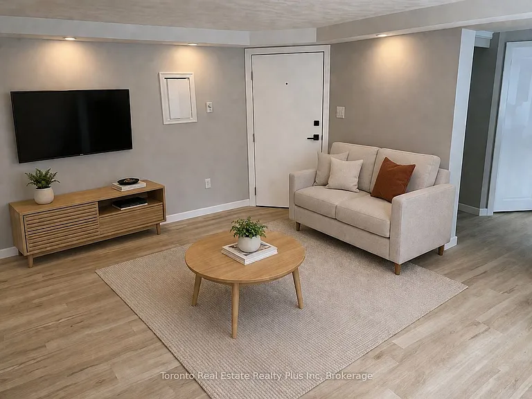 16 Huron Rd #4 — Photo 3