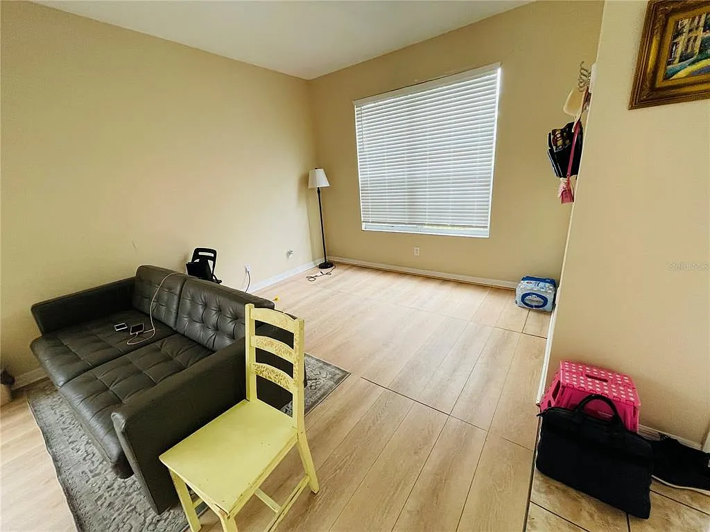 5 bed, 4.5 bath, 2872 sqft, $3,200 — Photo 4