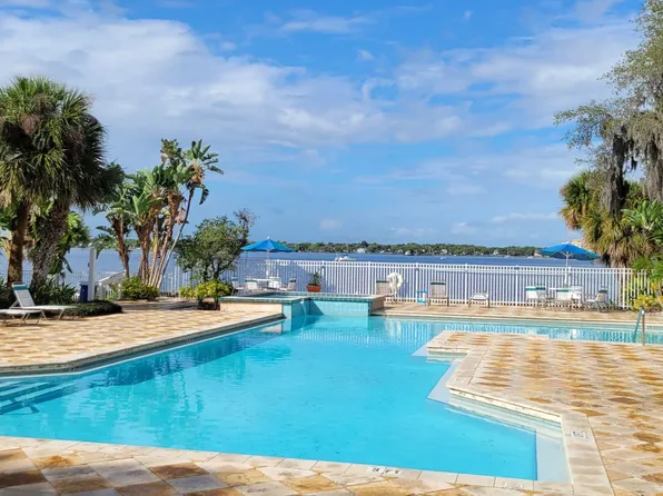 225 S Tropical Trl, Merritt Island, FL