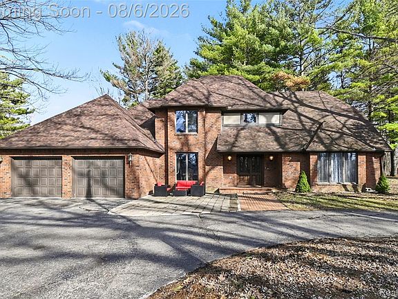 2nd image of 100 N Latson Rd