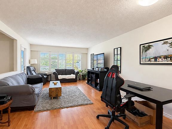 4th image of 5734 49b Ave