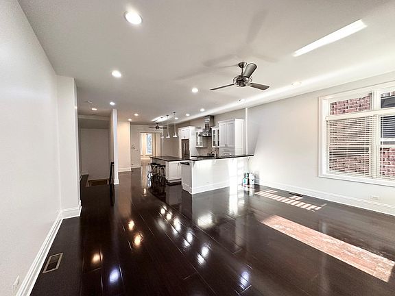2nd image of 930 N Wolcott Ave #1