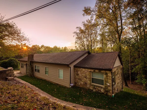 136 Nena Dr, Huntington, WV 25705