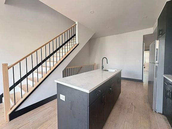 2nd image of 29 Claremont Ave #2A