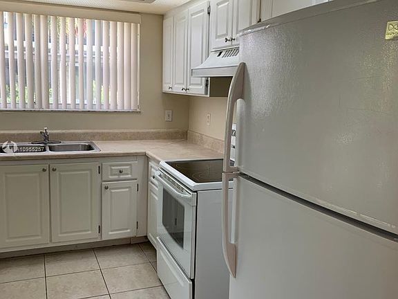 5th image of 2641 SE 20th Ct #107-C