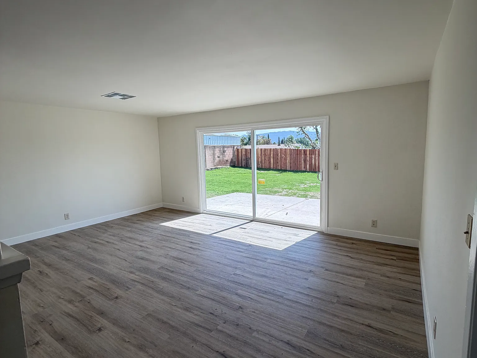 4 bed, 1.5 bath, 1226 sqft, $3,500 — Photo 4