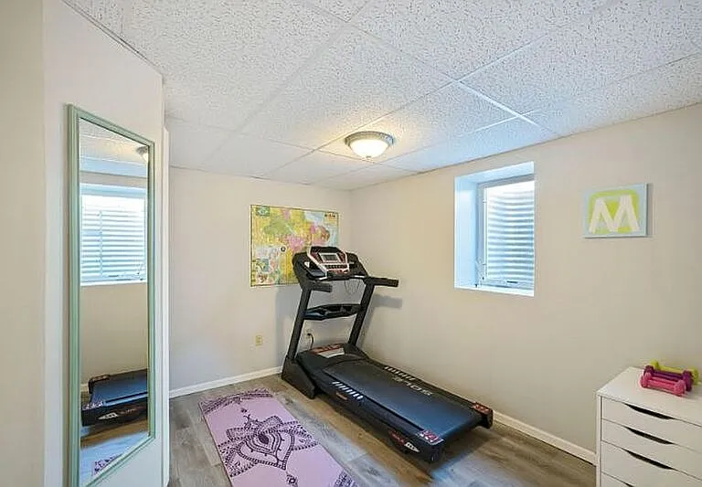1599 Coventry Ln — Photo 16