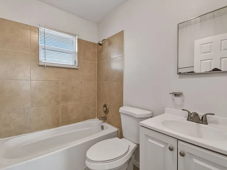 1618 W 26th Ct — Photo 16