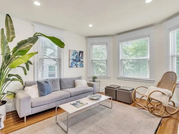 49 Prairie Ave #2, Newton, MA 02466