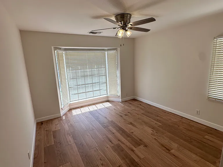 8060 Altavan Ave — Photo 3