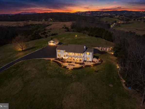 635 Dam Town Rd, Fort Defiance, VA 24437