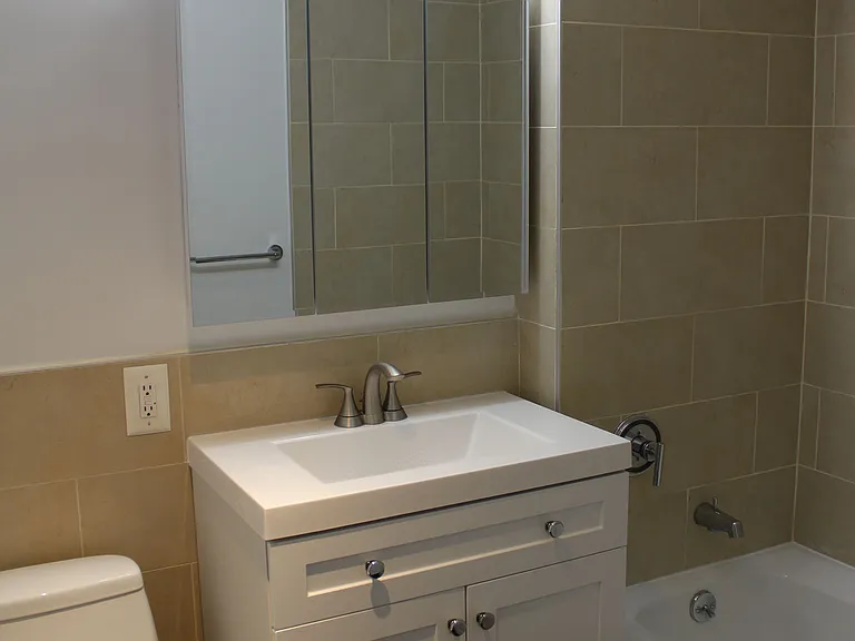 2638 21st St #3G — Photo 26
