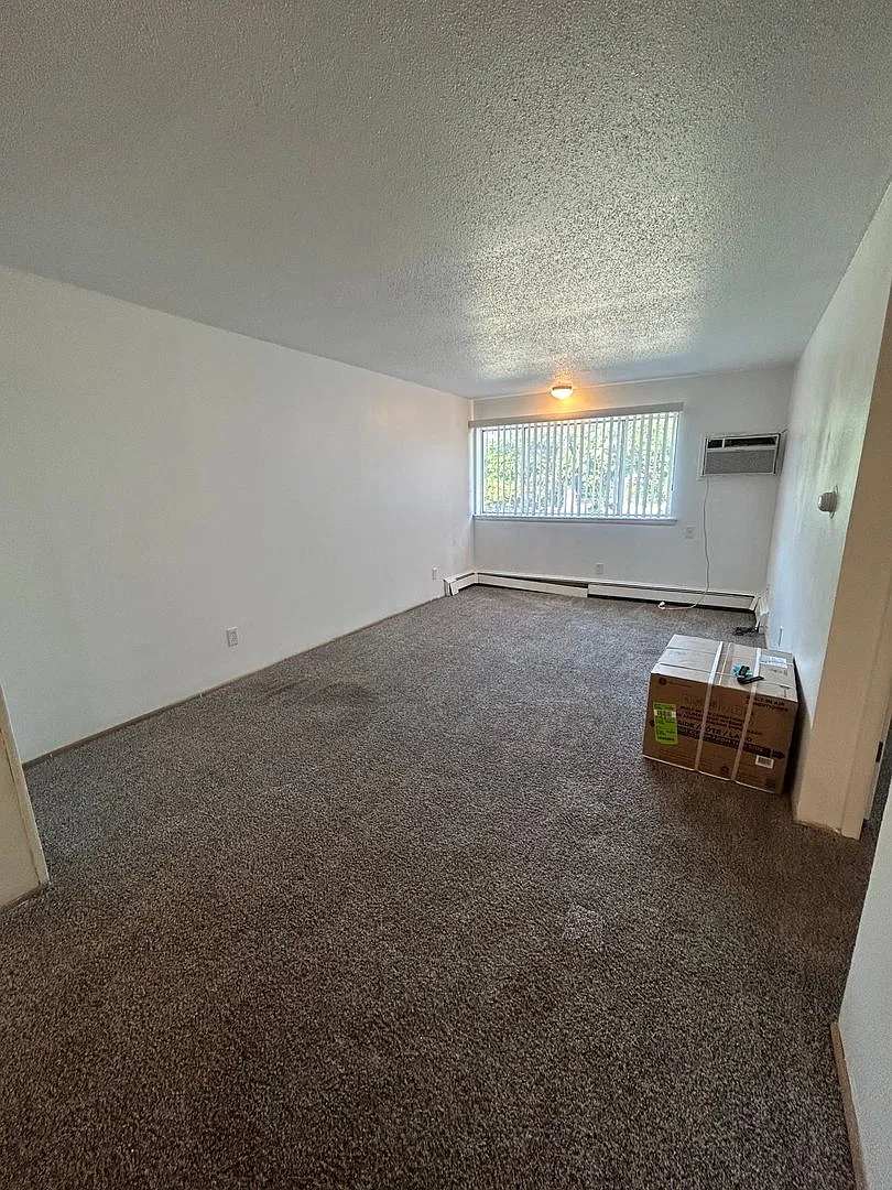 Kingstone Apartments 2 — Photo 3