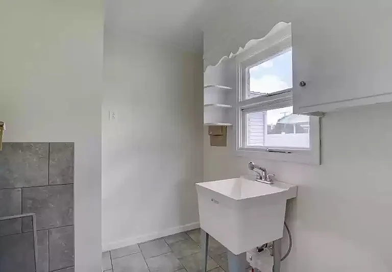 408 E Main St — Photo 25
