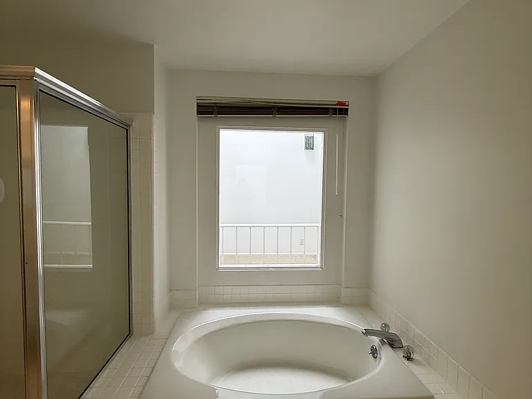 1492 Palisades Dr — Photo 14
