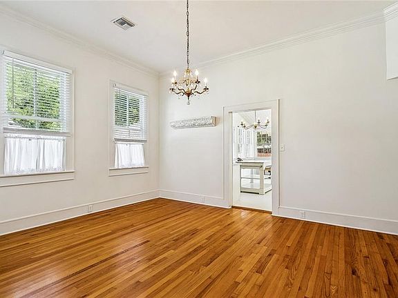 5th image of 616 W 22nd Ave