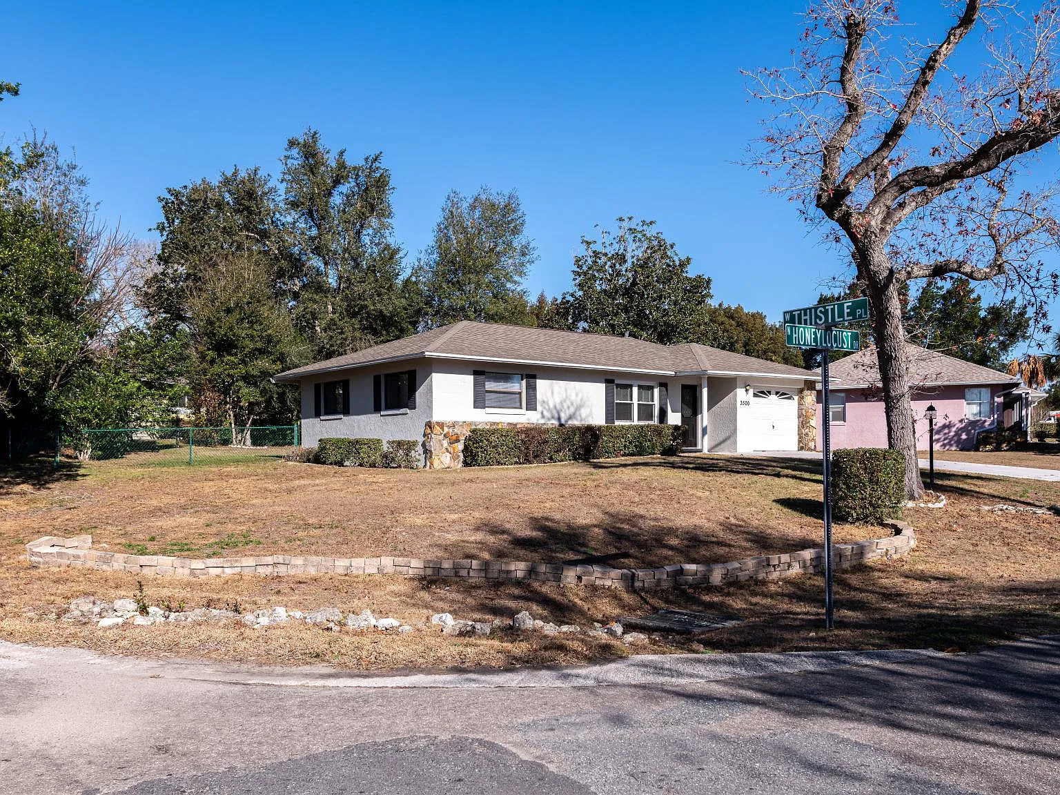 3500 N Honeylocust Dr — Photo 3