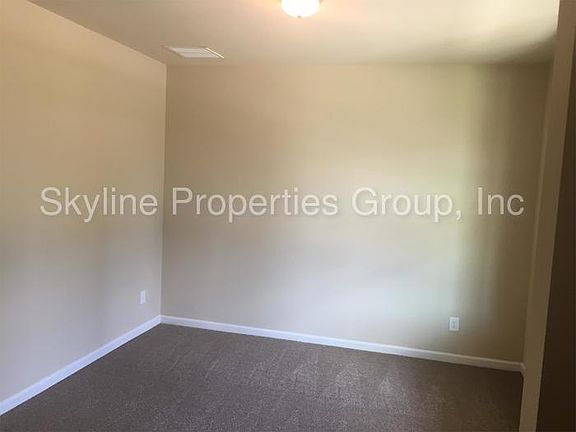 3rd image of 701 Emporia Loop