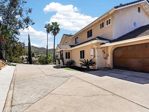 3rd image of 1710 Lotus Ln