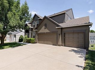 15609 Shawnee Dr, Overland Park, KS 66223