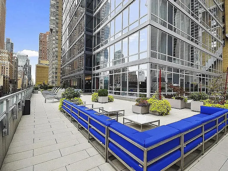 247 W 46th St #207 — Photo 22