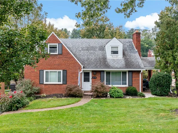 1238 Lakemont Dr, Pittsburgh, PA 15243