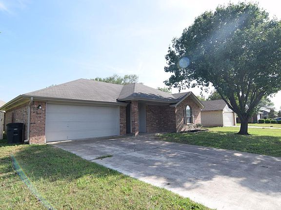 3rd image of 4502 Bluestem Ln