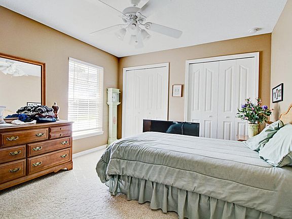 5th image of 4101 SE 53rd Ct
