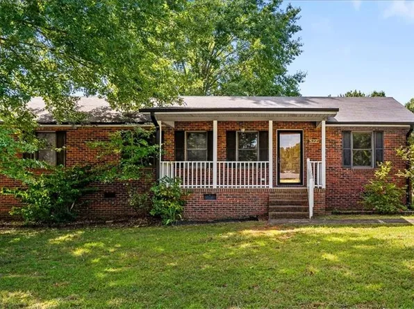 522 E Raleigh Ave, Liberty, NC 27298