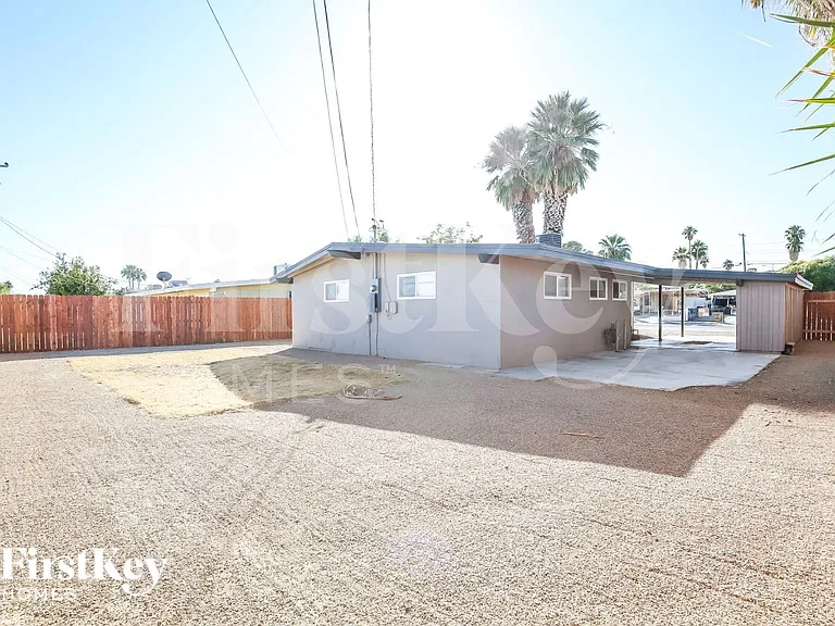716 N Bruce St — Photo 15