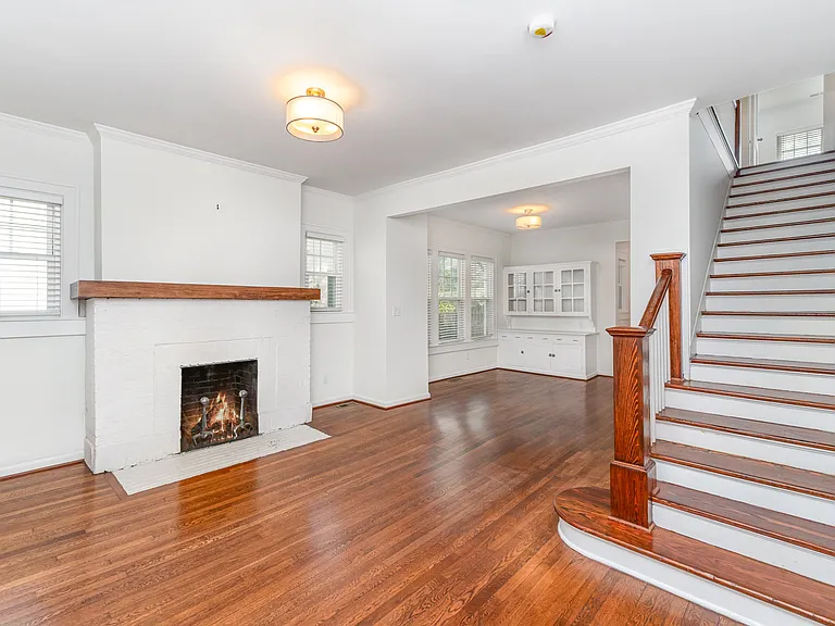 2110 Dartmouth Pl — Photo 7