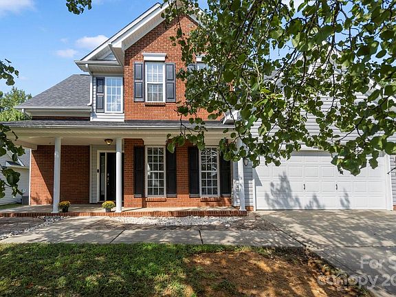 2nd image of 2233 Candlelight Woods Dr