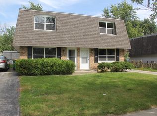 213 Laurel Dr, North Aurora, IL 60542