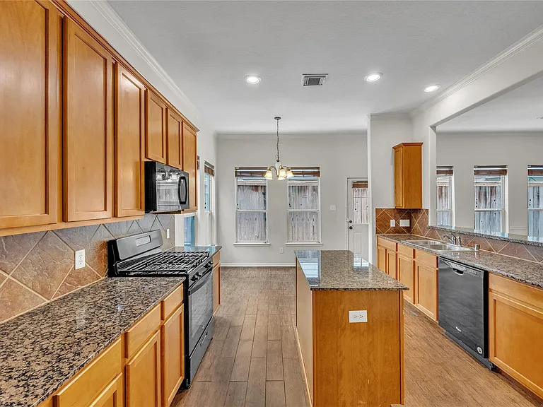 2614 Shady Acres Ct — Photo 12
