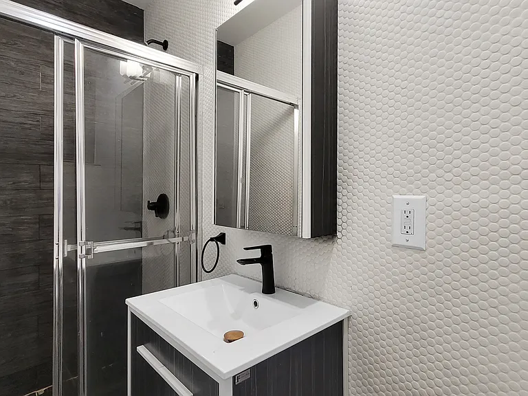 350 Lenox Ave #2R — Photo 9