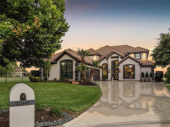 3rd image of 12345 White Oak Point