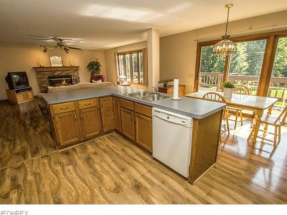 5th image of 10315 Versailles Dr