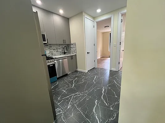 Rented by Redox Group Corp | media 5