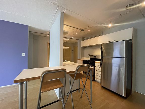 5th image of 3512 Bryant Ave S #108